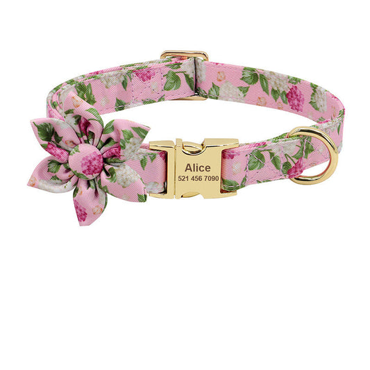 Unikt specialsytt hundhalsband med avtagbar blomma